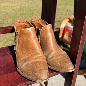 Steve Madden Tan Leather Ankle Boots